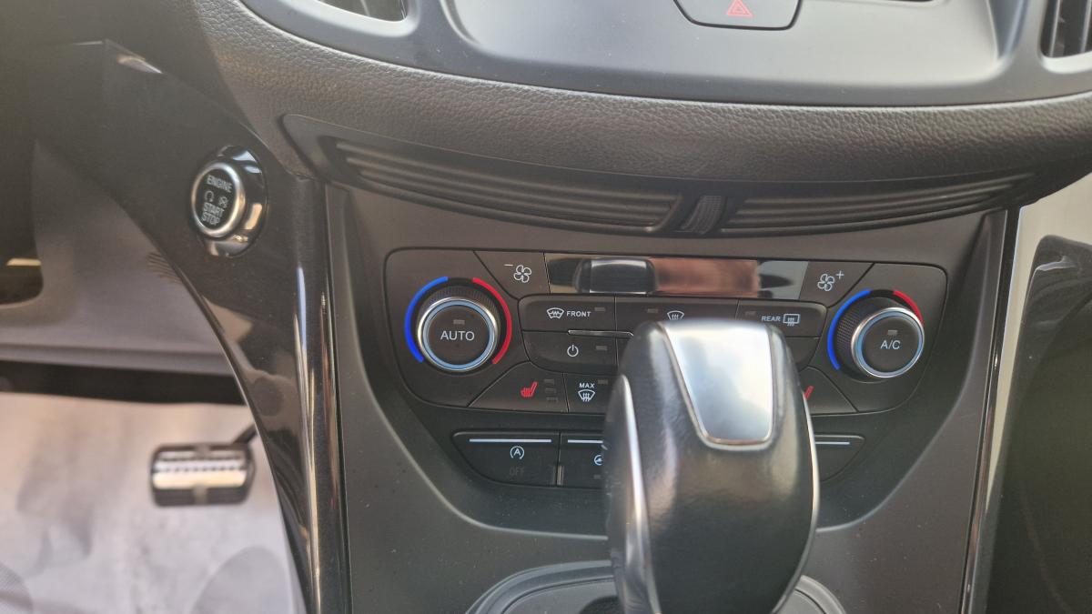 Ford Kuga 2.0 TDCI 180 CV 4WD Powershift ST-Line